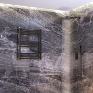 Grzejnik łazienkowy czarny drabinkowy 60 x 80 cm montaż 180 Breno