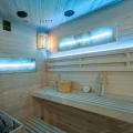 SAUNA-FINSKA-WYSOKOTEMPERATUROWA-Z-PIECEM-LARK4HARVIA-6KW-4-5-OSOBOWA-150-150-CM_[92580]_1200.jpg