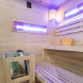 SAUNA-FINSKA-WYSOKOTEMPERATUROWA-Z-PIECEM-LARK4-WDHARVIA-6KW-4-5-OSOBOWA-150-150-CM_[114829]_1200.jpg